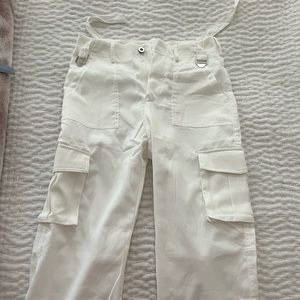 Adjustable waist white cargo pants size small petite (size 4)